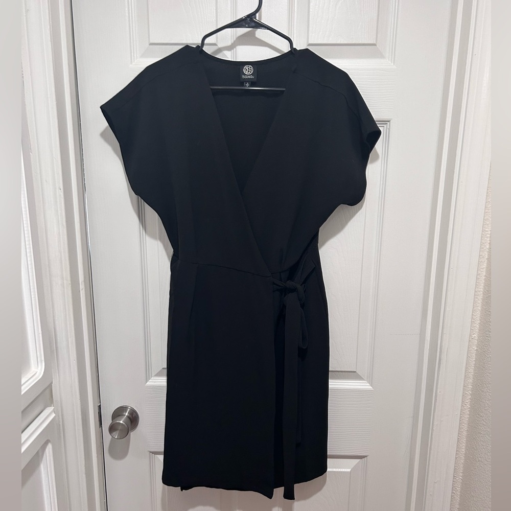 Black Dress | Above the Knee | V Neck